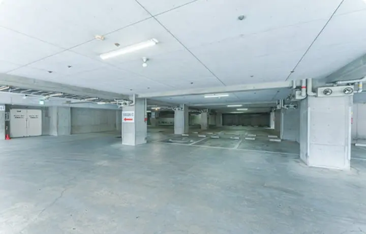 大型駐車場完備